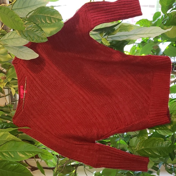 Jennifer Lopez Sweaters - Jennifer Lopez Red Black Pullover Sweater XS